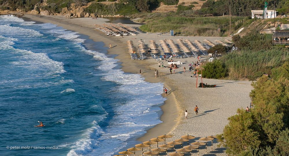 Ikaria - Waves at Mesakti beach / Wellen am Mesaktistrand