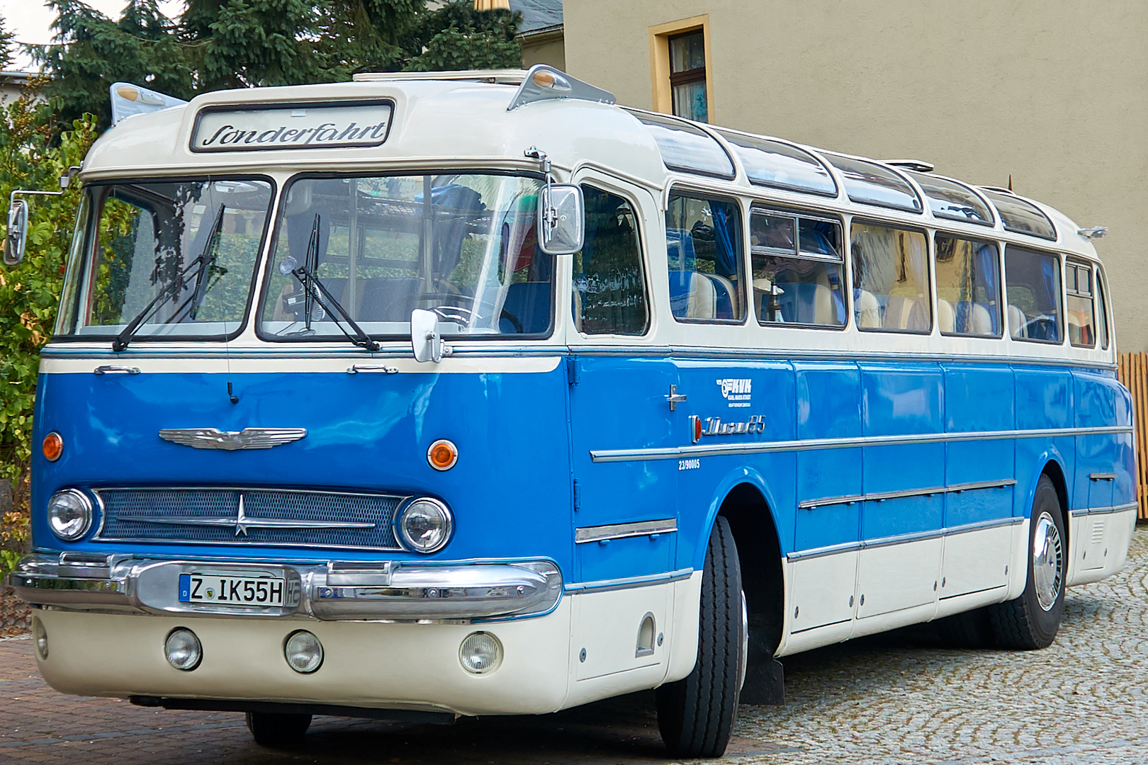 Ikarus 55 vorn