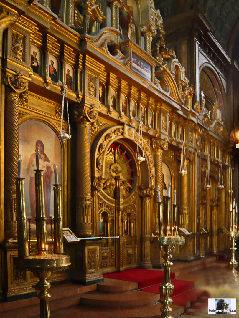 Ikonostase in der Apsis der Kirche Sankt Stefan in Istanbul