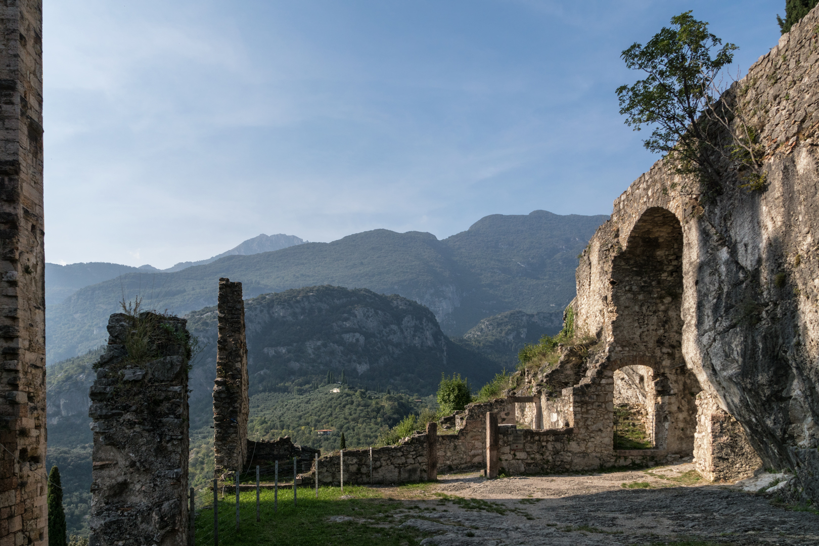 Il Castello, Arco