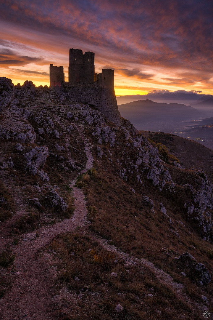 IL CASTELLO DELLA ROCCA