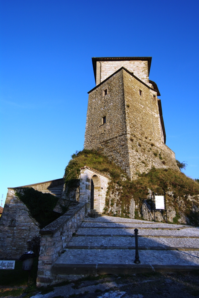 "Il castello di frontone"