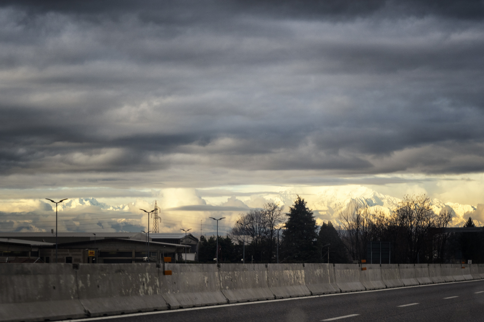 Il cielo dall'autostrada