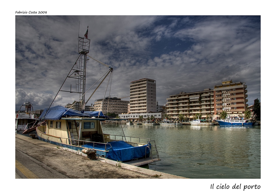 Il cielo del porto