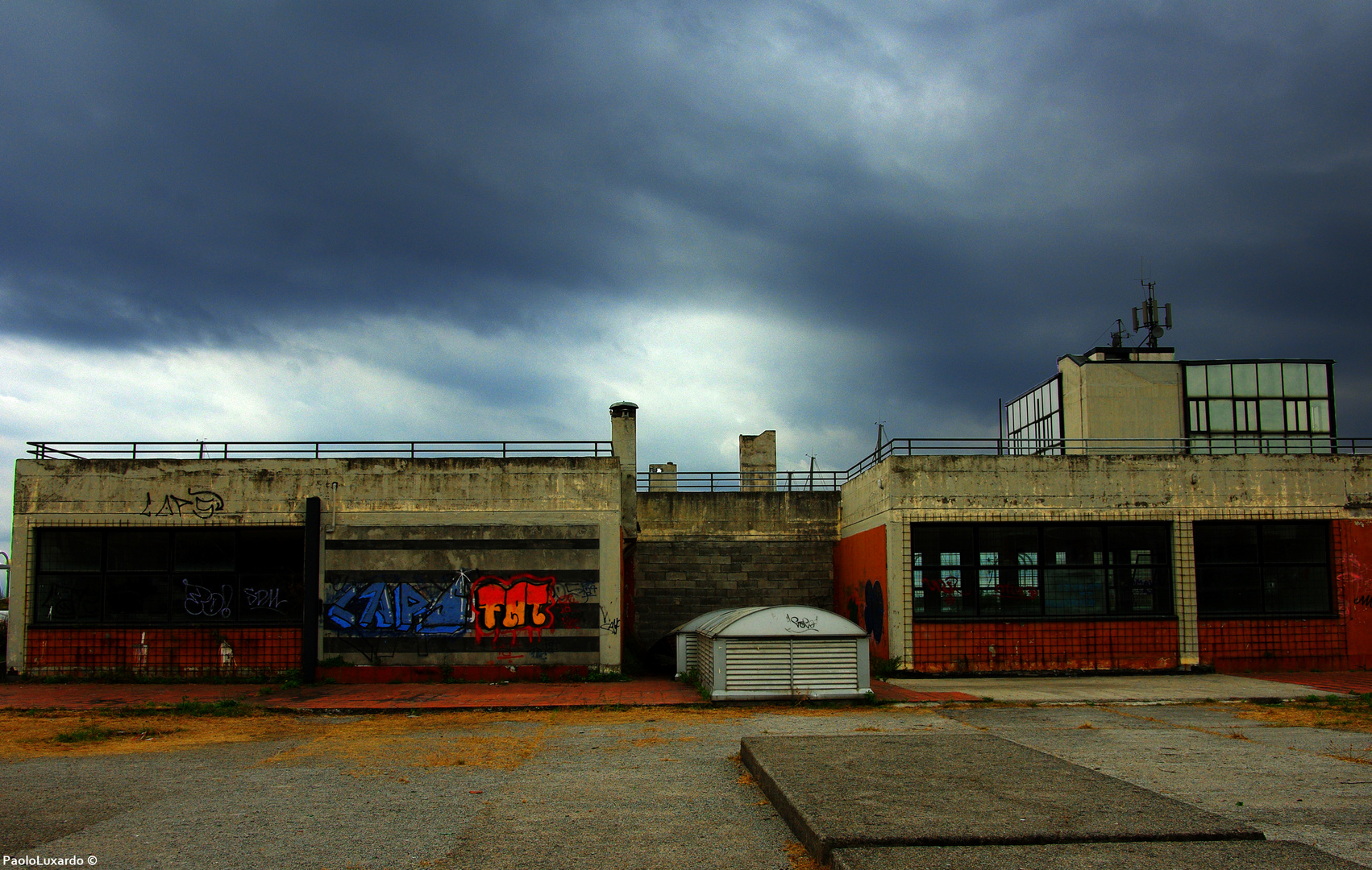 il cielo incombe sul degrado