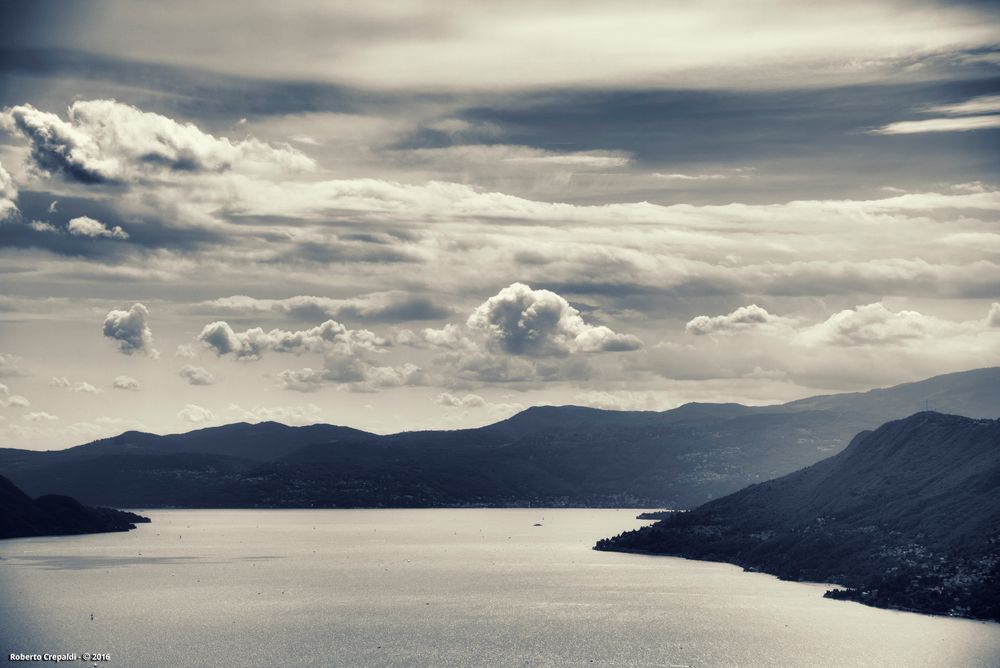 Il cielo sopra il lago