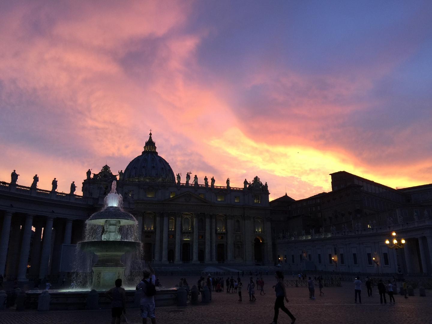 Il cielo sopra Piazza San Pietro.