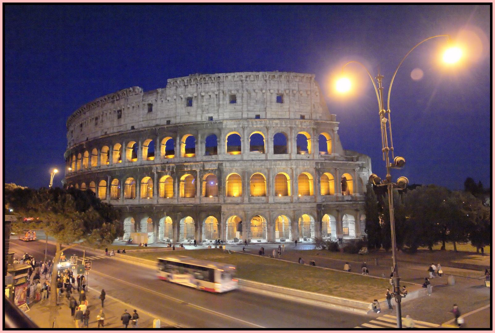 Il Colosseo al tramonto_Aprile_2010