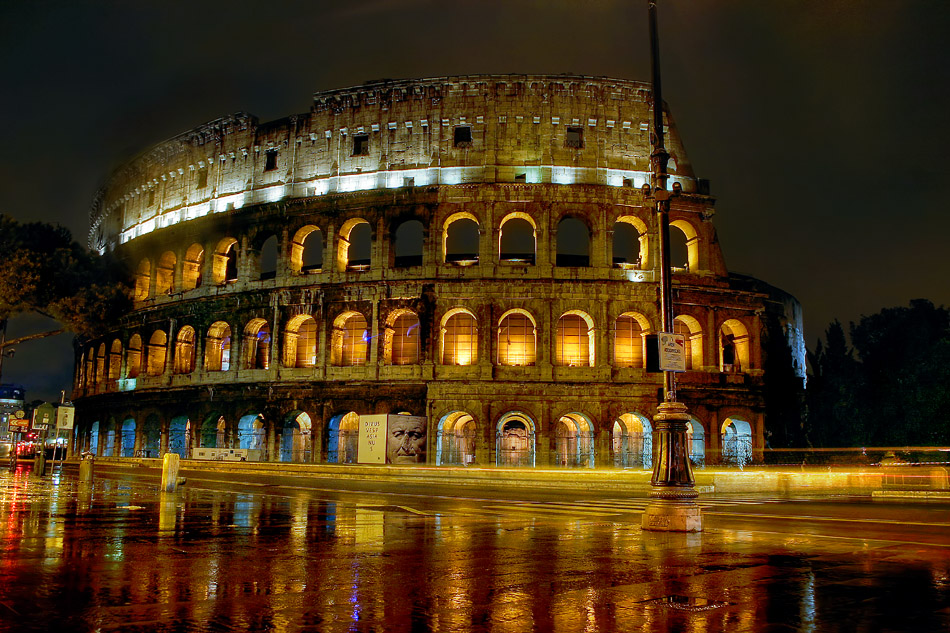 Il Colosseo di notte