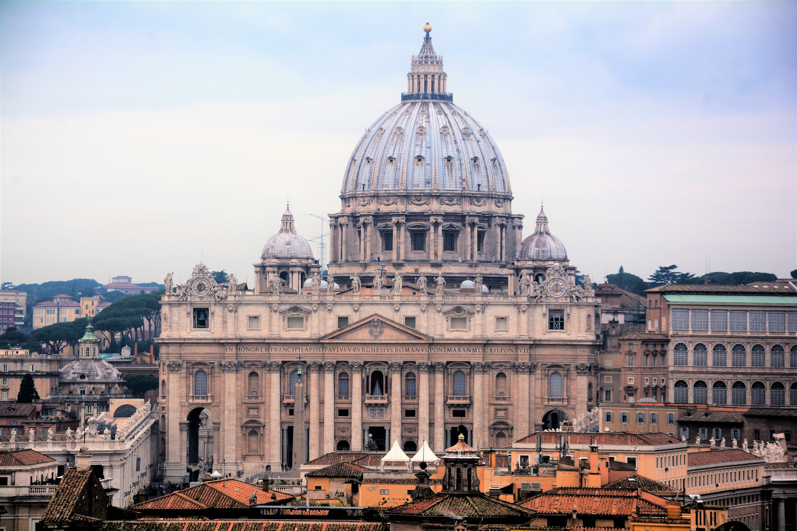 Il Cupolone sopra i tetti di Roma