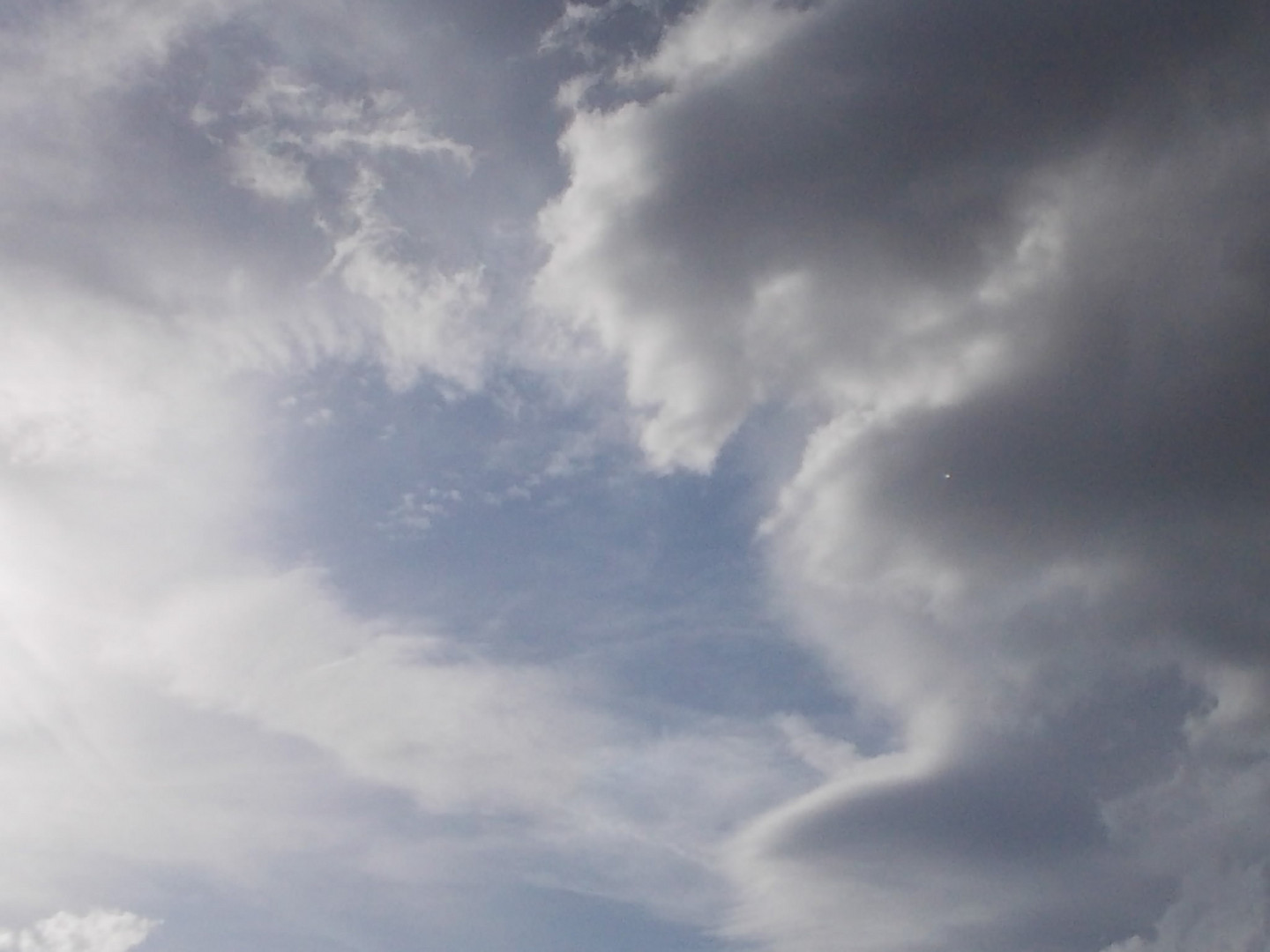 IL DRAGO TRA LE NUVOLE.... Foto Immagini paesaggi, nuvole, natura Foto su