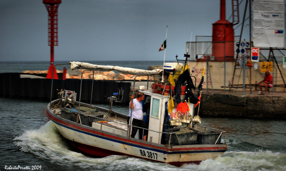 Il duro lavoro del mare