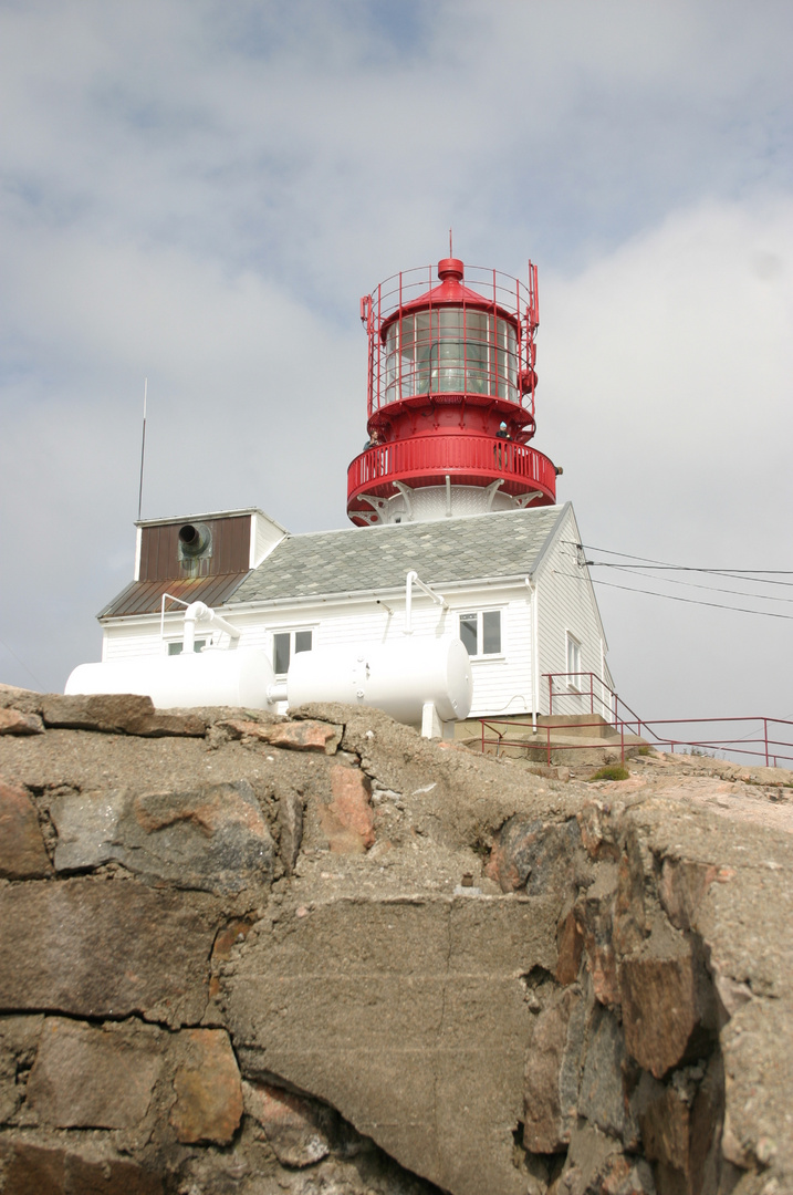 Il Faro di Lindesnes visto dalla batteria