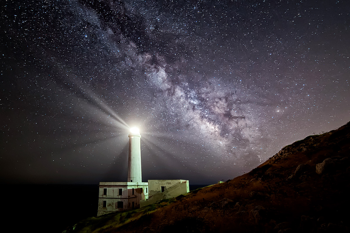 Il faro e la via lattea