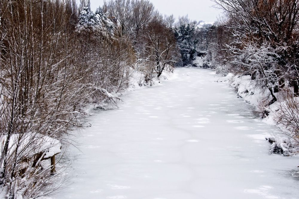 Il fiume innevato