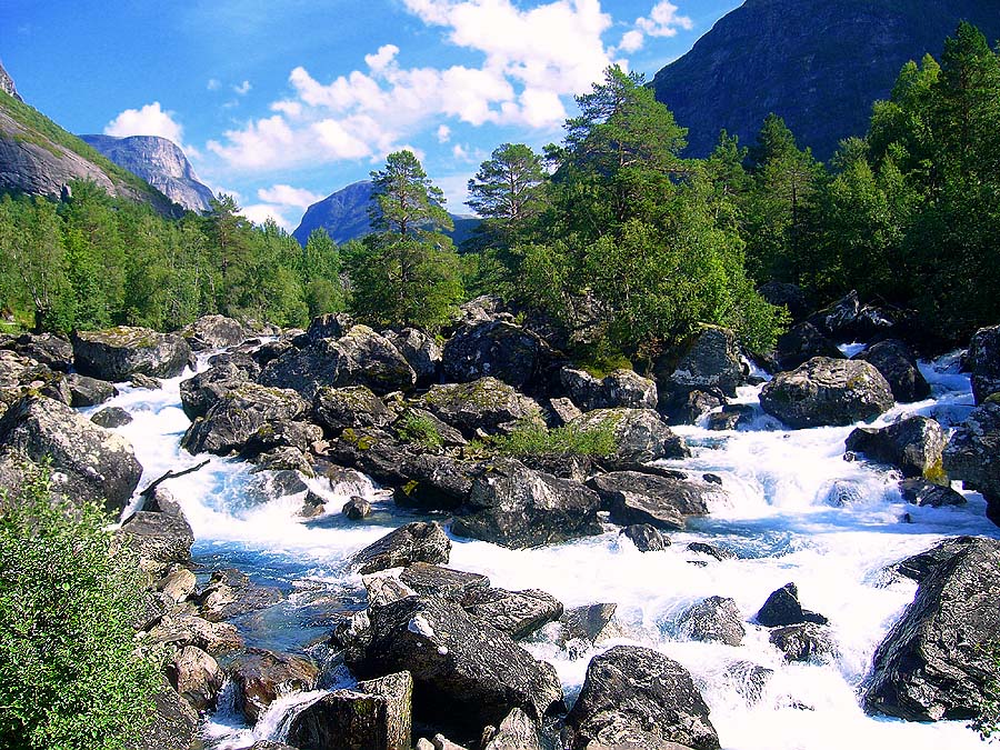 il fiume travolgente