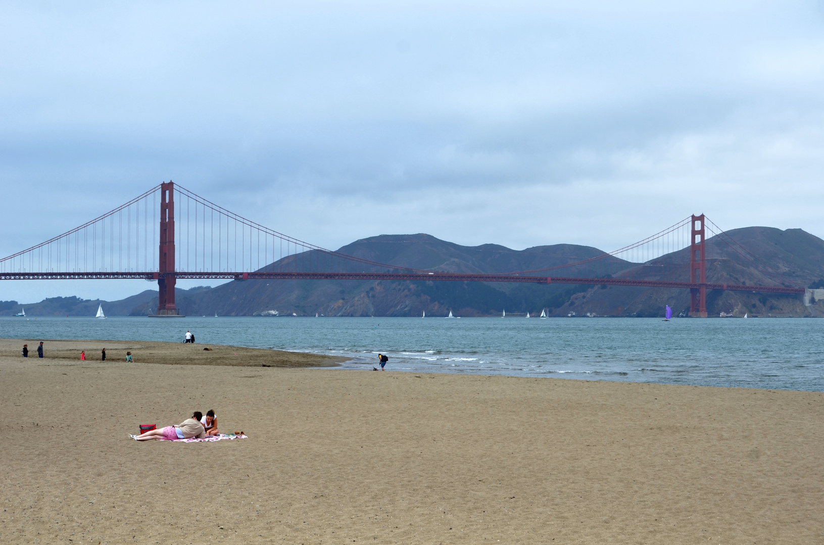 Il Golden Gate Bridge dalla spiaggia