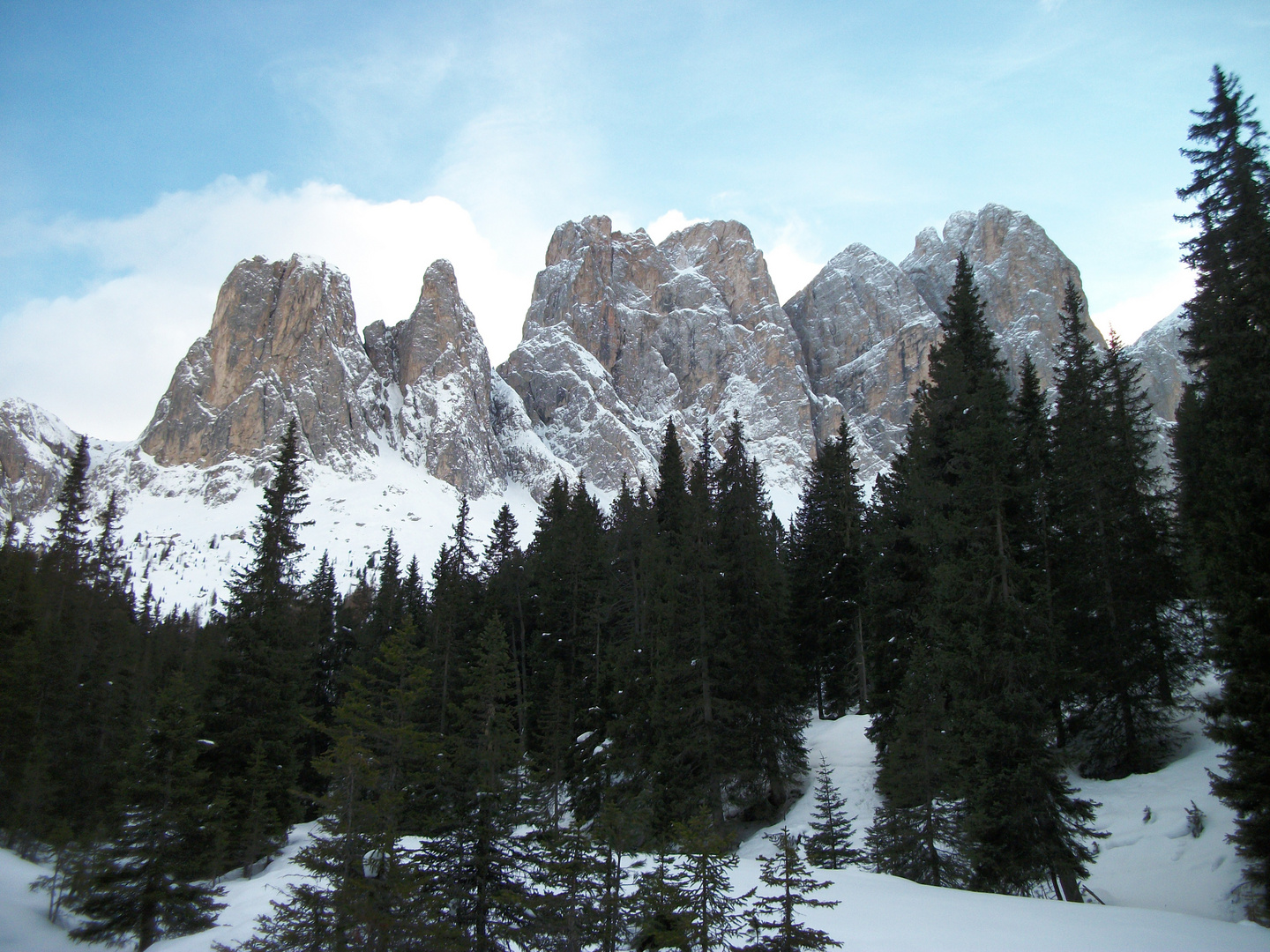 Il gruppo delle ODLE versante nord (geislergruppe) dalla Val di FUNES