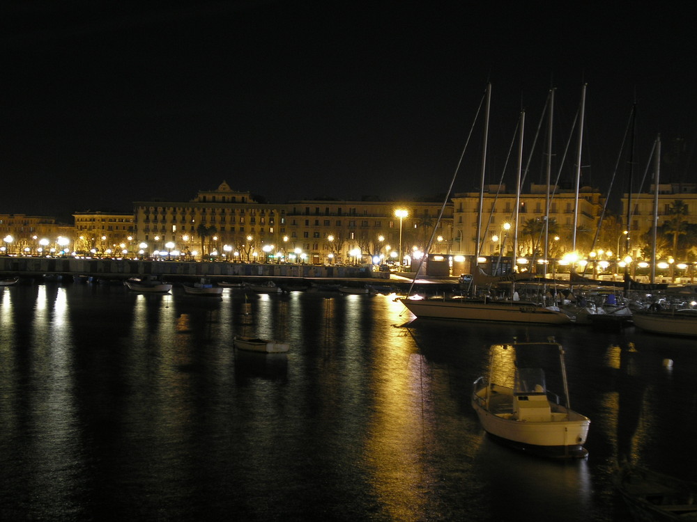 Il lungomare di Bari visto da...