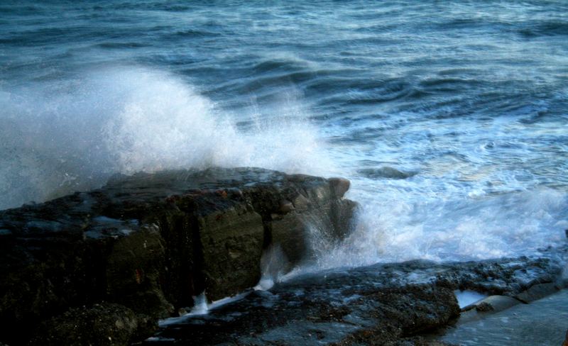 ...Il Mare si ribella...