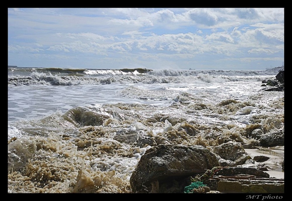 Il Mare sugli scogli opps forse mi sono bagnato :)