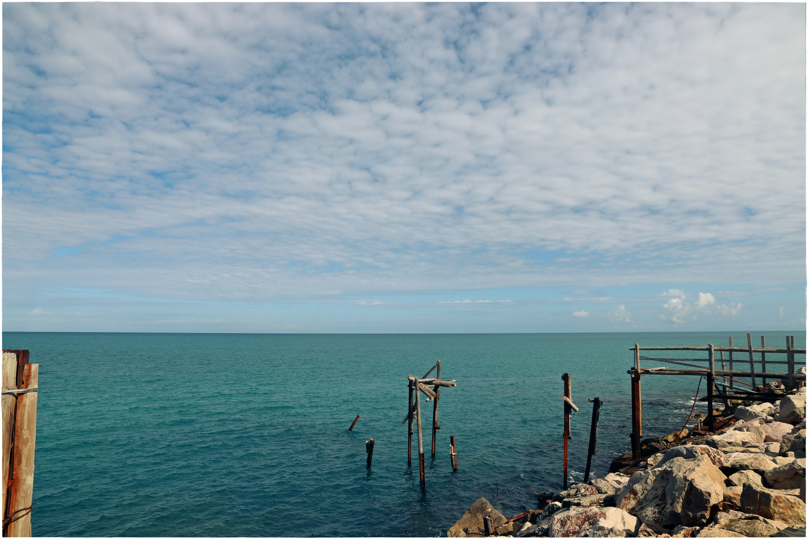 Il mare toglie il mare da