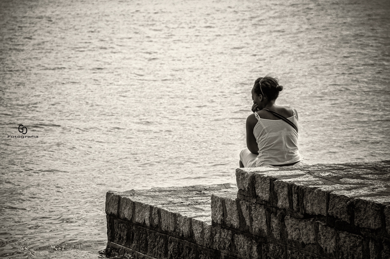 Il Mistero Della Ragazza Sul Molo Foto Immagini Nikon Street Lago Foto Su Fotocommunity