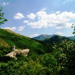 Il monastero di fonte avellana nella sua splendida posizione.