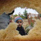 Il mondo visto attraverso una fetta di pane bucata....