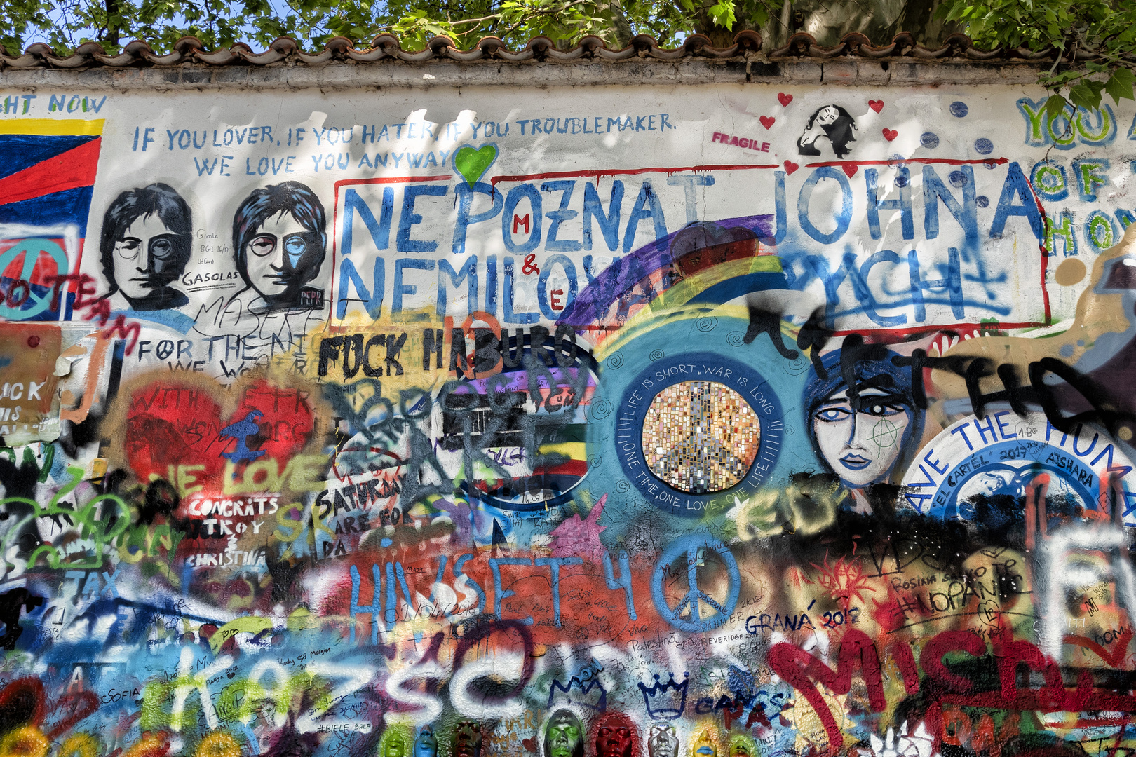 Il muro di Lennon, Praga