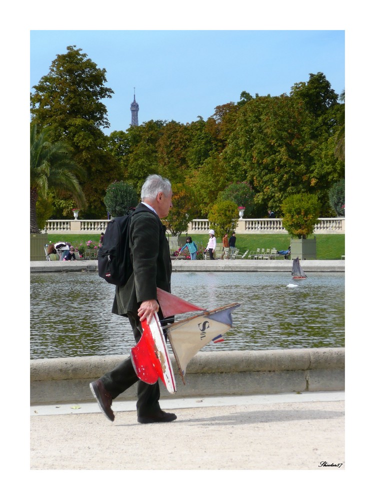 Il n'y a pas d'âge pour jouer aux petits bateaux !