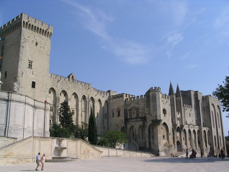 Il palazzo dei papi di Avignone