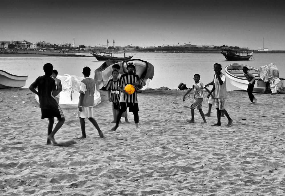 Il pallone..................... Foto Immagini essere giovani, bianco