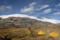 Il penultimo campo del nostro trek, proprio sotto il Leòn Huacanan