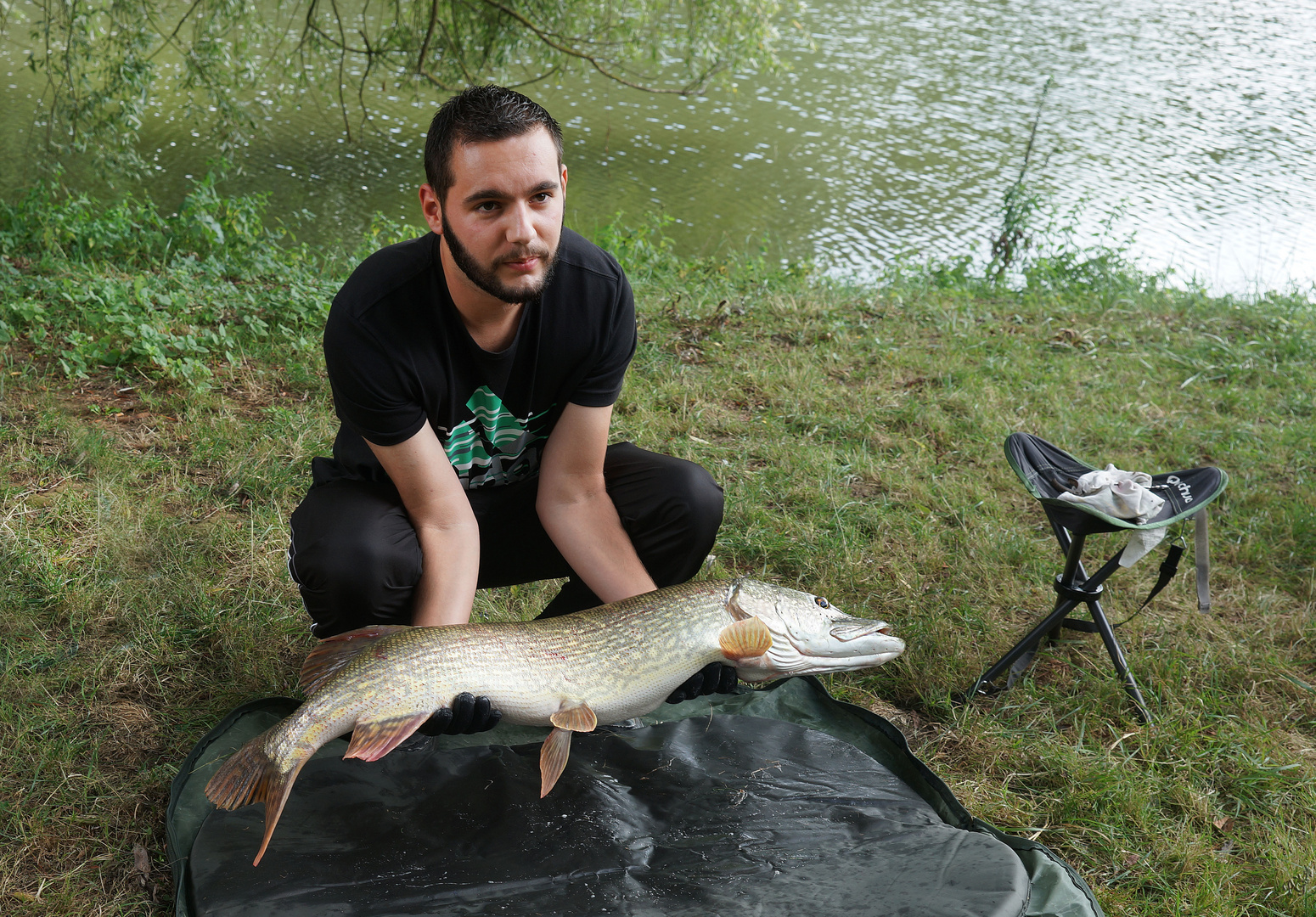 Il pesait ..... 8,5 kgs ce brochet