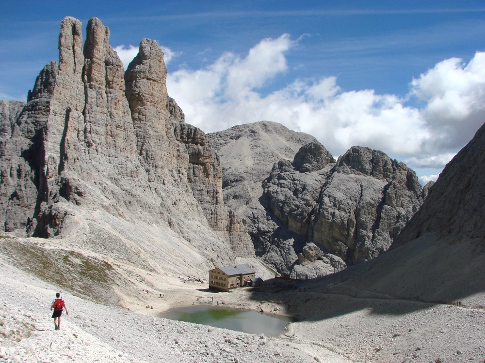 il piccolo uomo verso le grandi torri