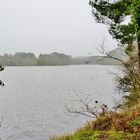 Il pleut sur l'étang du Ter , commune de Ploemeur (Morbihan )
