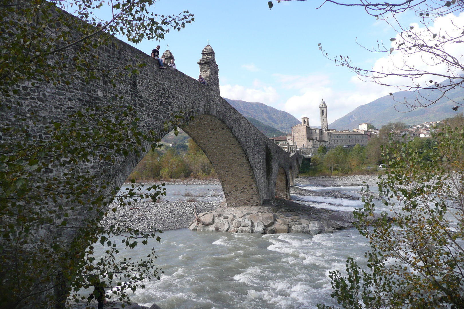 il ponte "gobbo" di Bobbio (PC)