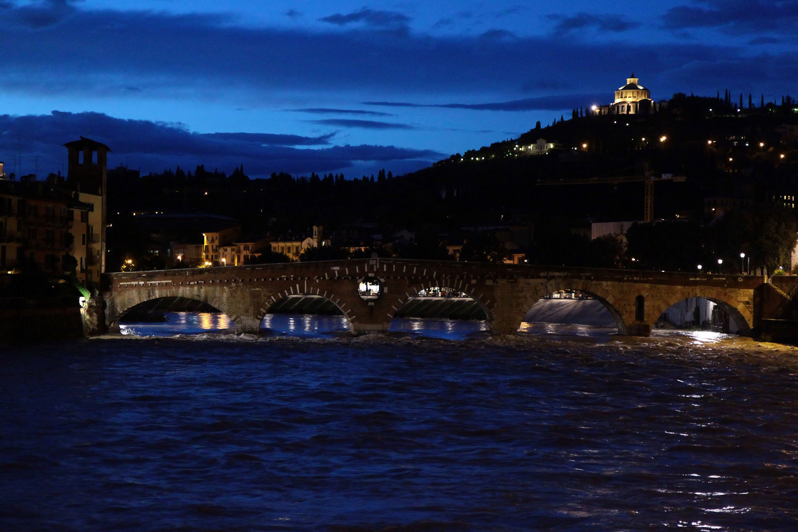 Il Ponte Pietra .