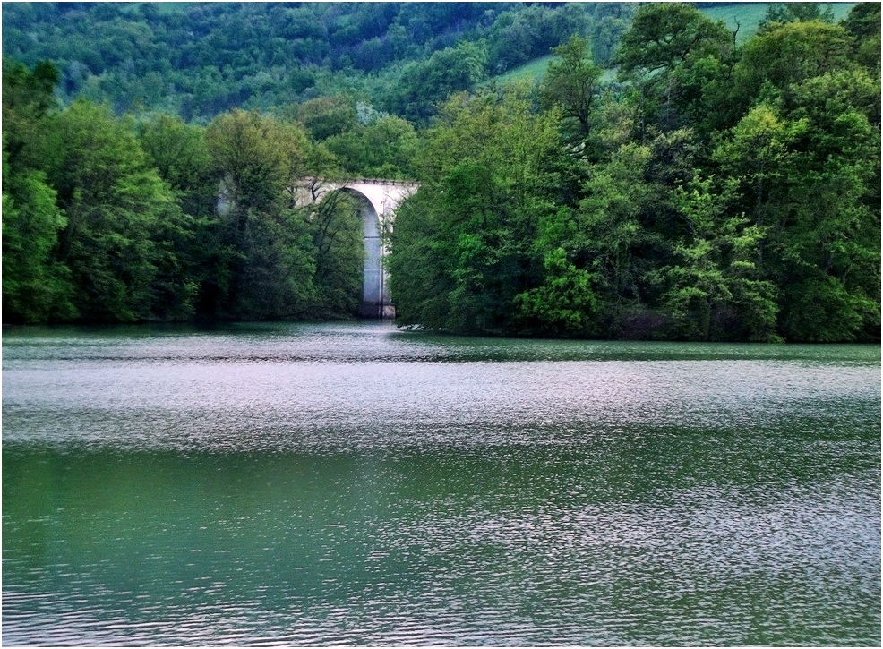 Il ponte sul lago........