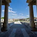 Il ponte verso il giardino