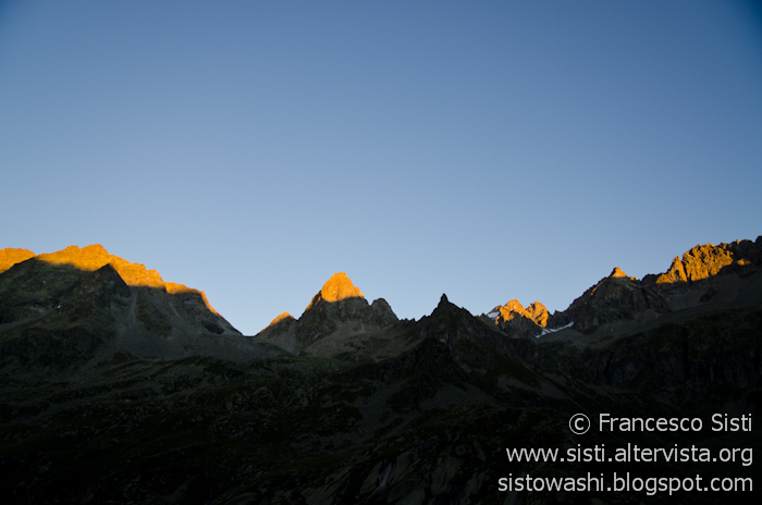 Il primo sole (Vallone di Piantonetto, Parco Nazionale del Gran Paradiso, Piemonte)