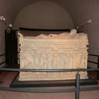 il sarcofago nel castello di Melfi