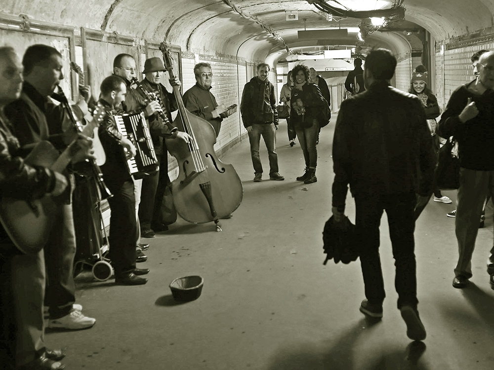 Il ventre di Parigi - 3 Musica in metro