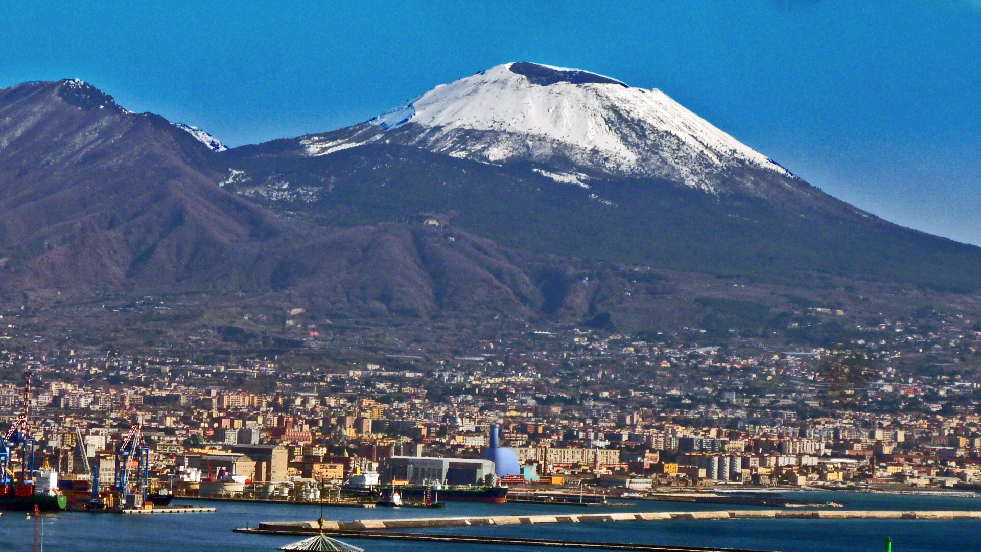IL VESUVIO PIENO DI NEVE Foto Immagini la mia città, mare, napoli