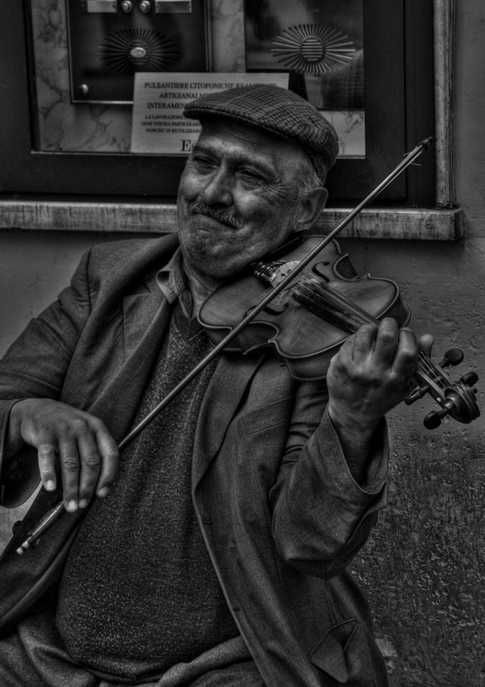 Il violinista di strada.