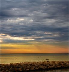 Il y a le ciel , le soleil et la pluie