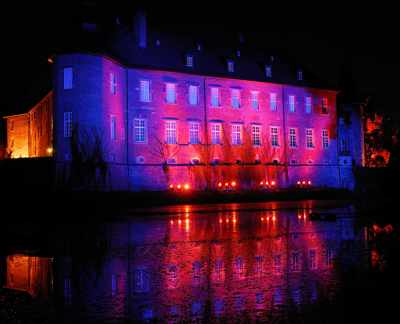 Illumina Foto & Bild world, nachtaufnahme, gebäude Bilder auf