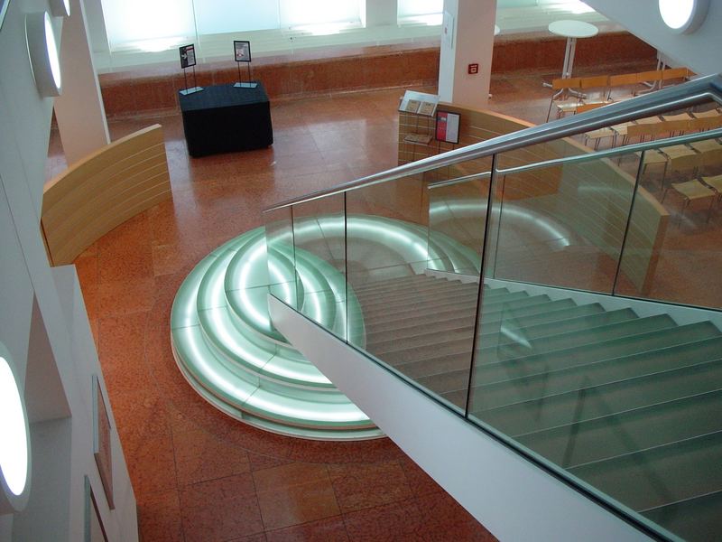 illuminated glass stairs