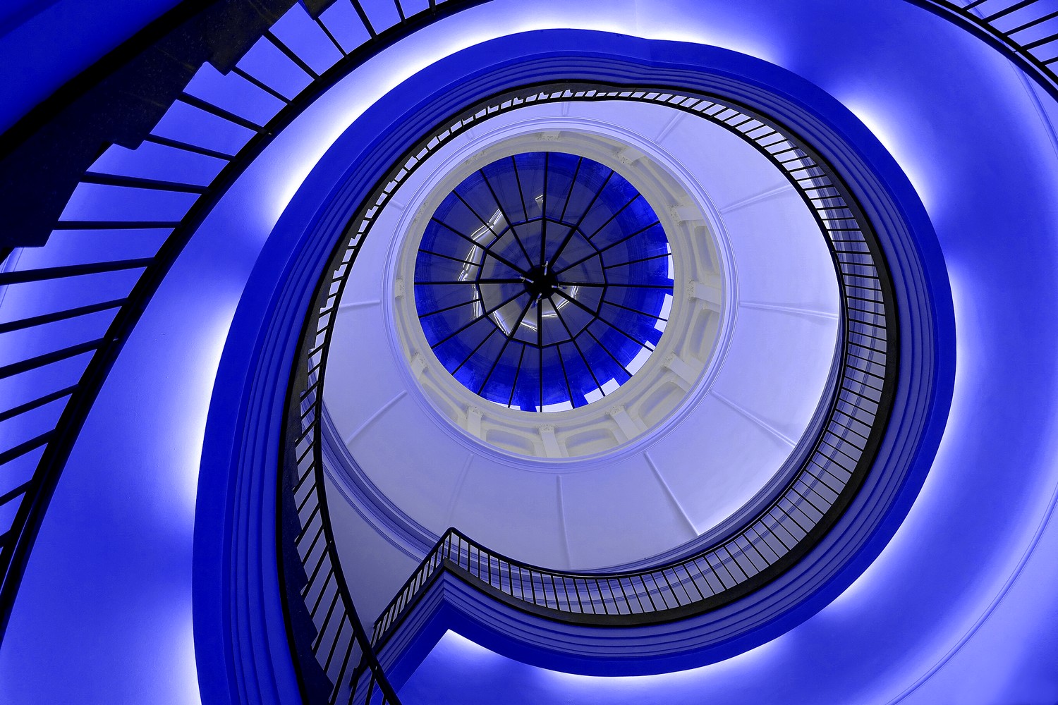 A Masterpiece of Illumination: Bild Auf Glas Beleuchtet